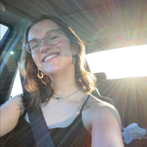 Meet your Posher, Rosalie - Picture 2 of 3